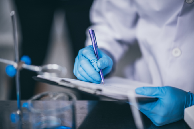 Kto wynalazł soczewki kontaktowe?