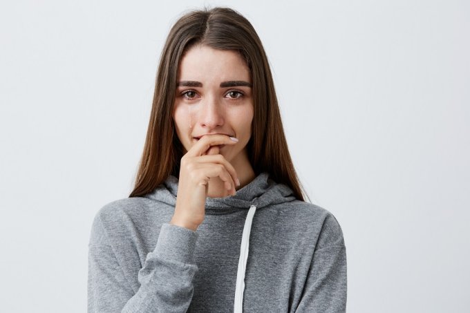 przyczyny łzawienia oczu