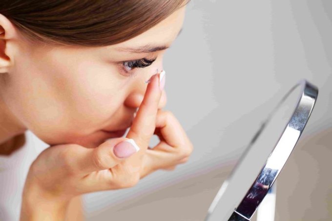 Soczewki jednodniowe, a czas ich noszenia