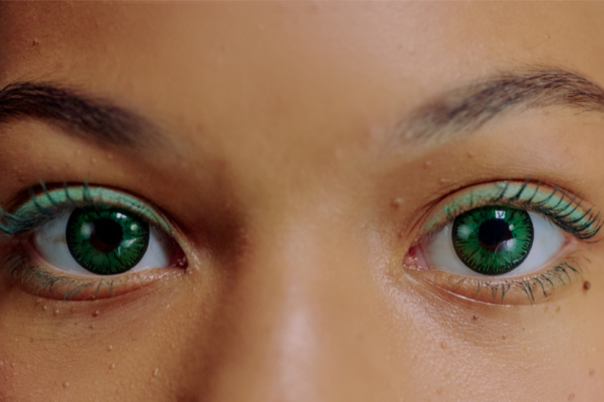 Zielone oczy. Soczewki kolorowe.